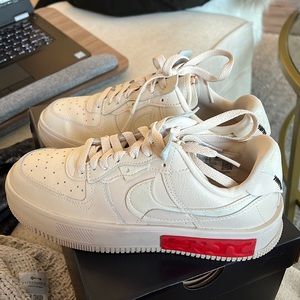 Womens Air Force 1 Size 7 (SOLD)
